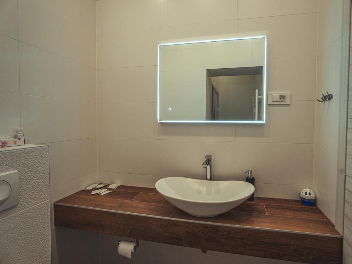 Apartmani Infinity Osijek Ngoại thất bức ảnh