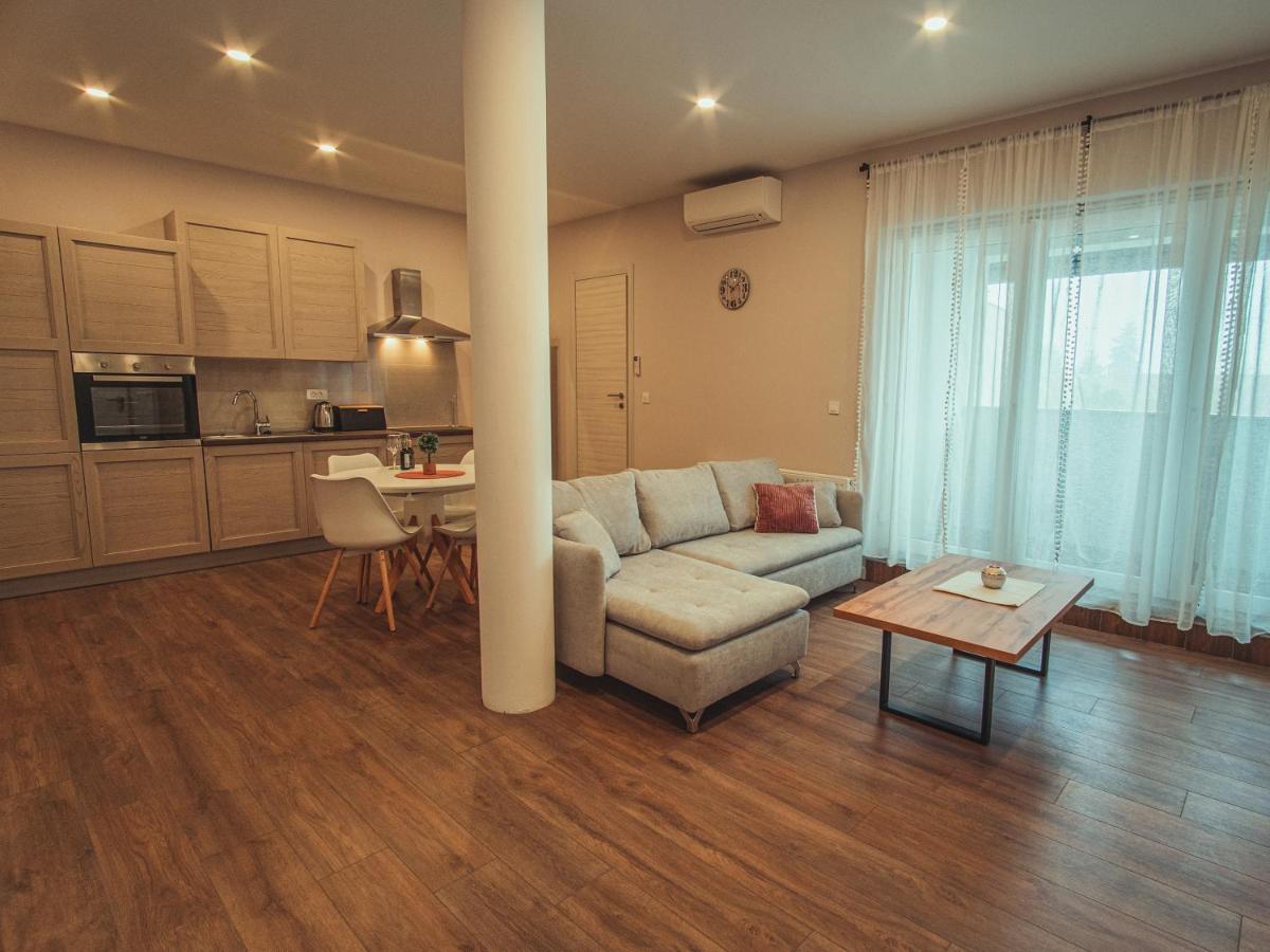Apartmani Infinity Osijek Ngoại thất bức ảnh