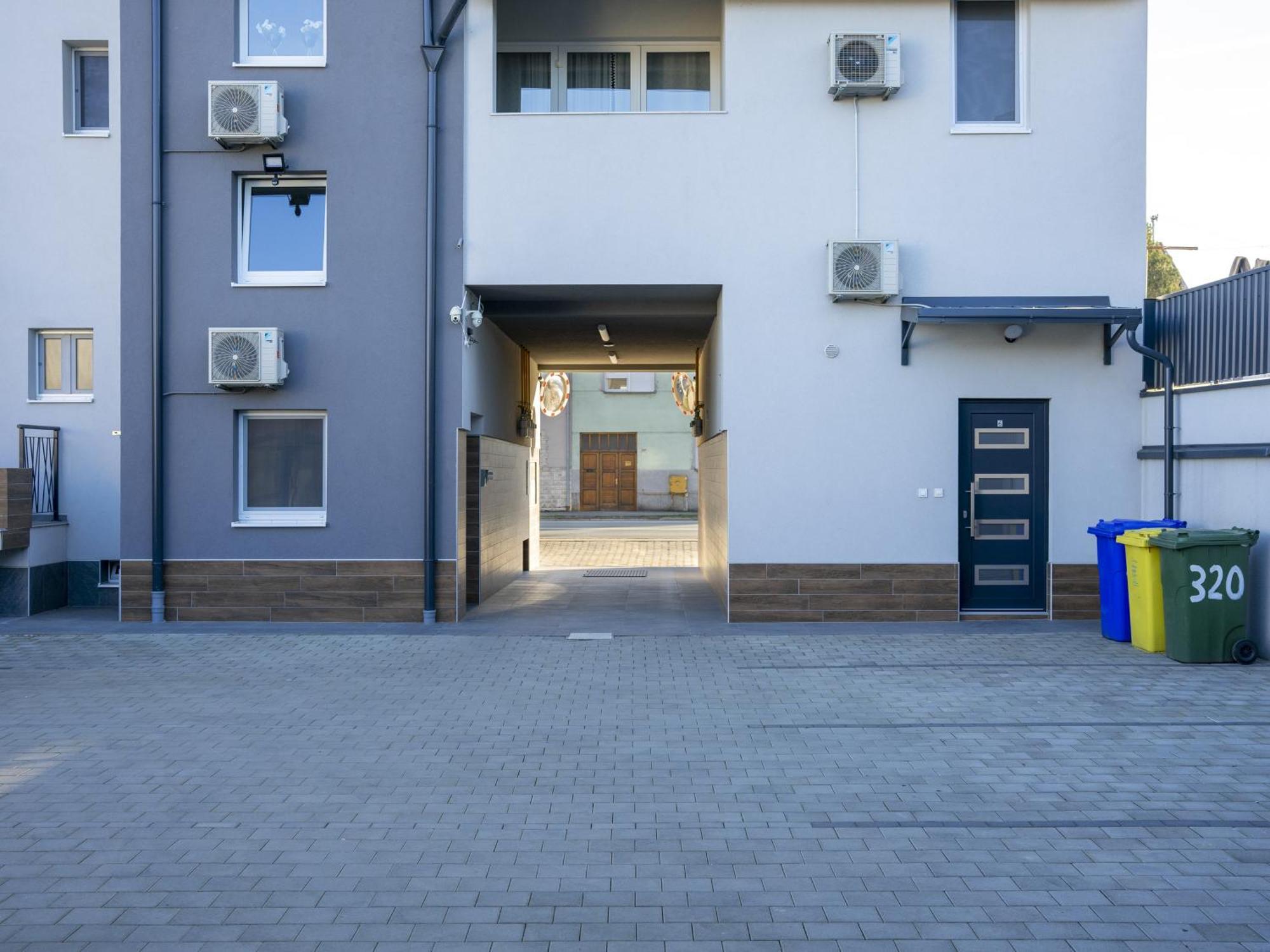 Apartmani Infinity Osijek Ngoại thất bức ảnh